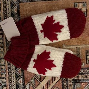 Red and White Canada Mittens